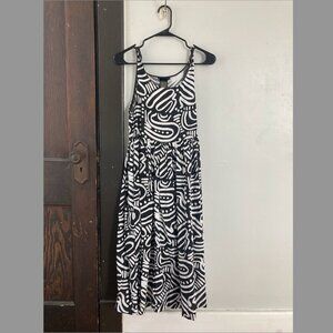 Nooworks Naomi midi sleeveless dress in black and white Ripple pattern